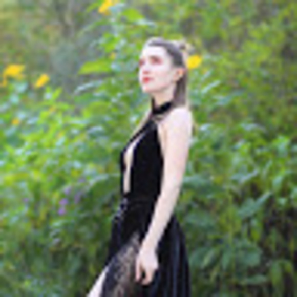 Meet your Posher, Sarah - Picture 1 of 1